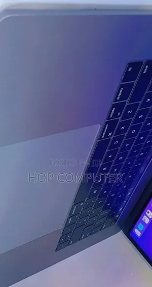 New Laptop Apple MacBook Pro 2017 16GB Intel Core I7 SSD 512GB