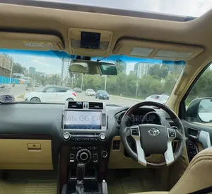 Toyota Land Cruiser 2015 White