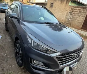 Photo - Hyundai Tucson 2019 Gray