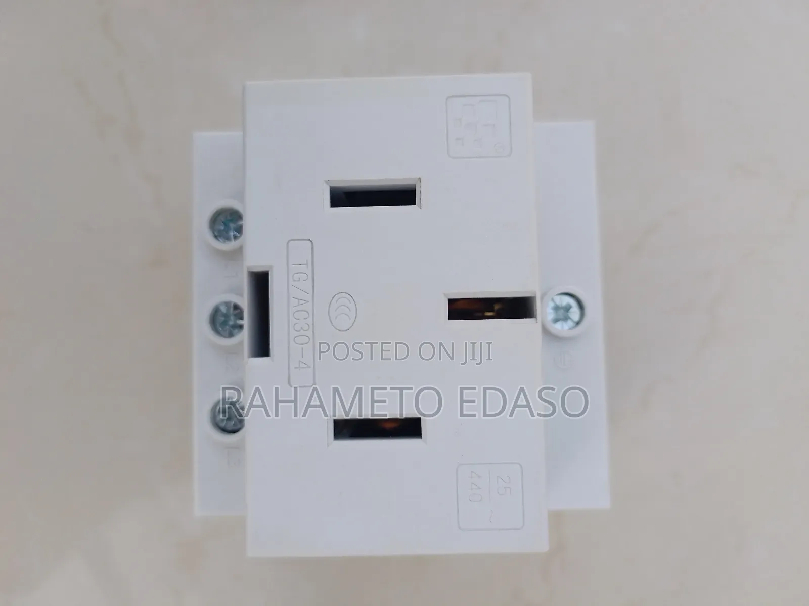 High-Power Socket Plugs