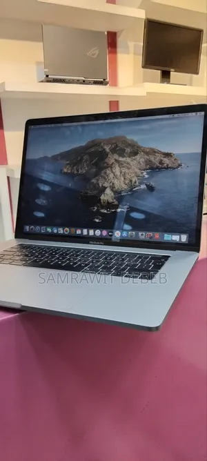 Photo - New Laptop Apple MacBook Pro 2017 16GB Intel Core I7 SSD 512GB