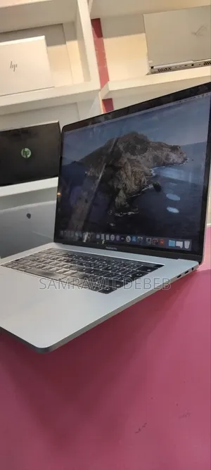 New Laptop Apple MacBook Pro 2017 16GB Intel Core I7 SSD 512GB