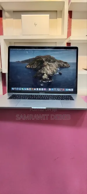 New Laptop Apple MacBook Pro 2017 16GB Intel Core I7 SSD 512GB