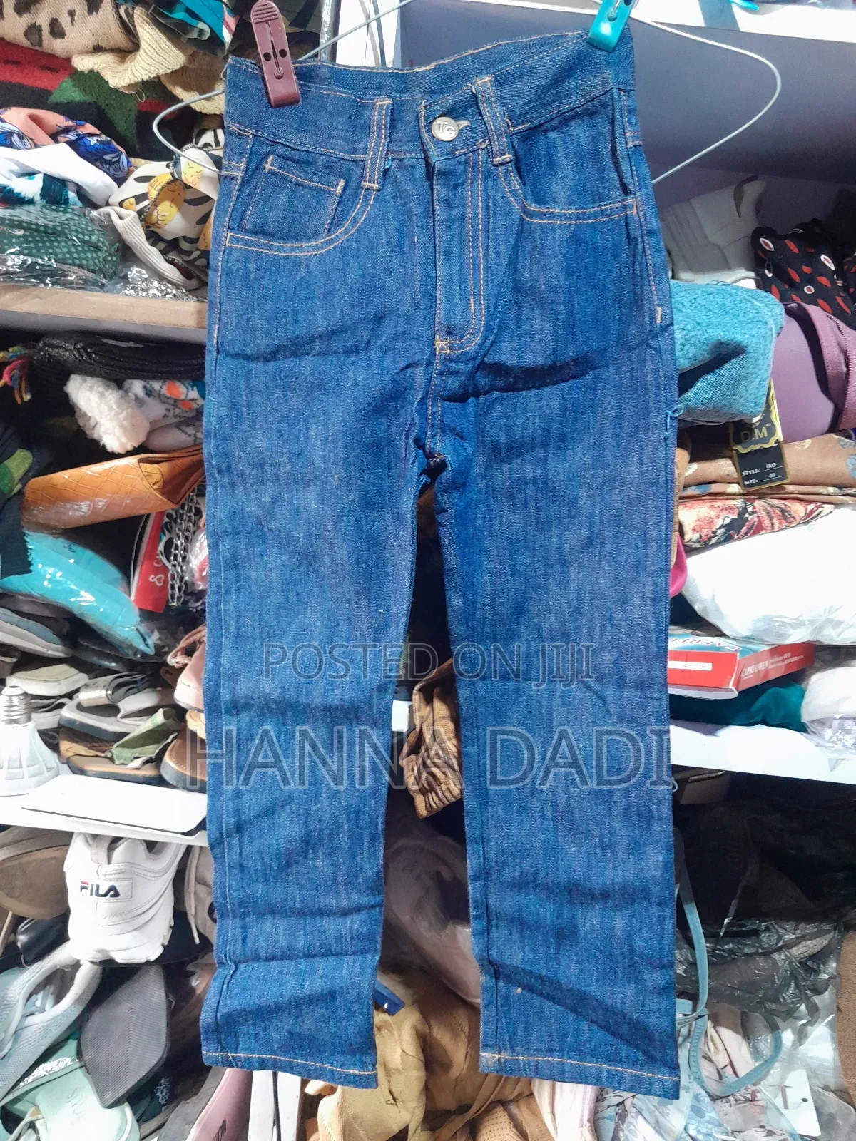 የወንድ ልጅ ጅንስ ሱሪ