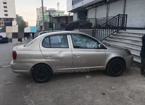 Toyota Platz 2003 Gold