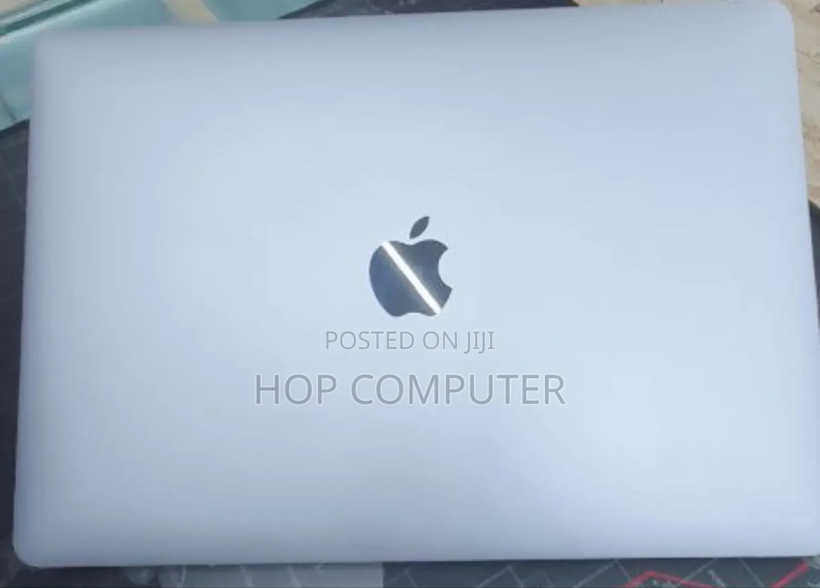 New Laptop Apple MacBook Pro 2022 M2 8GB Apple M2 SSD 256GB