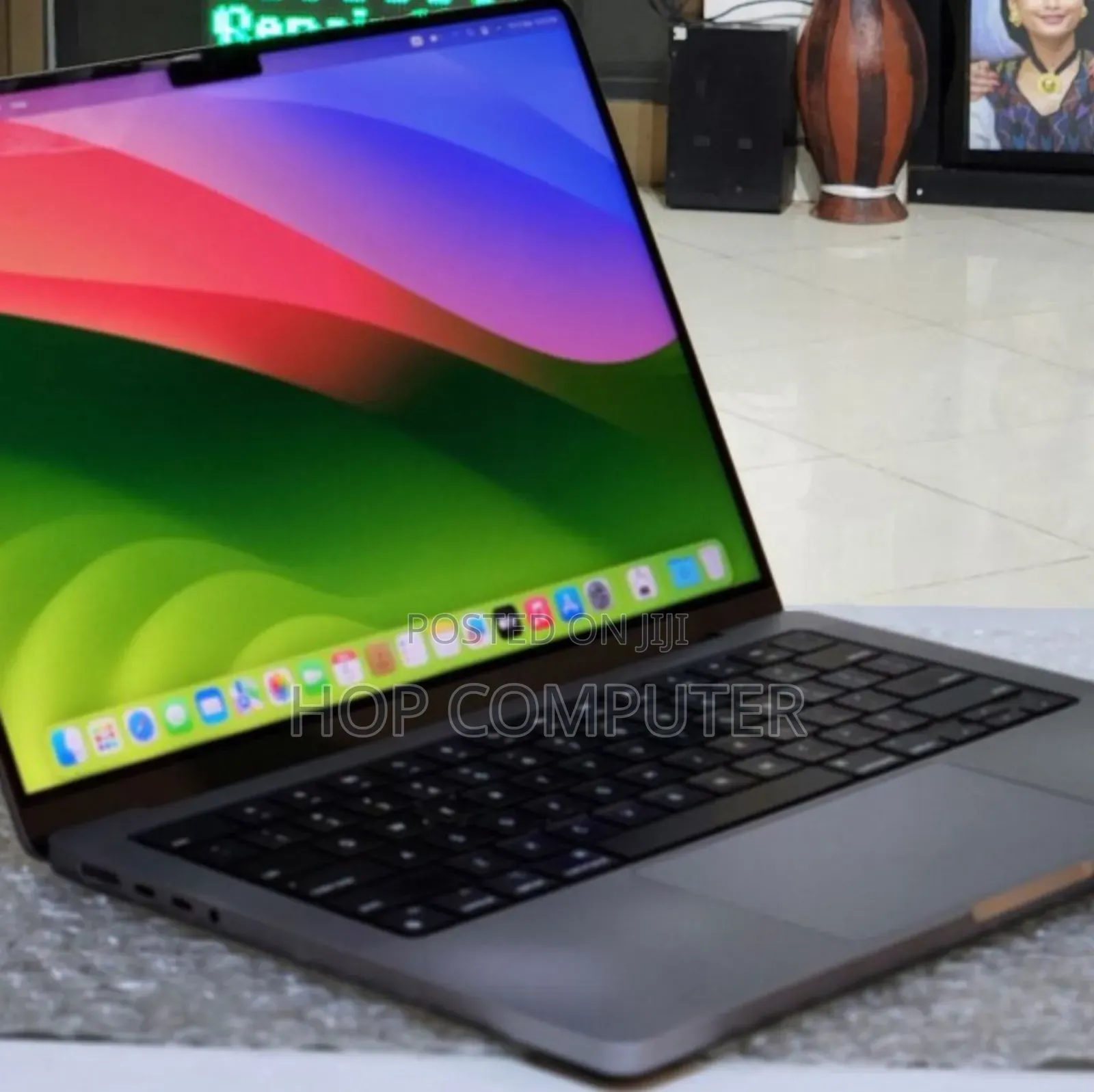 New Laptop Apple MacBook Pro M1 16GB Apple M1 Pro SSD 512GB