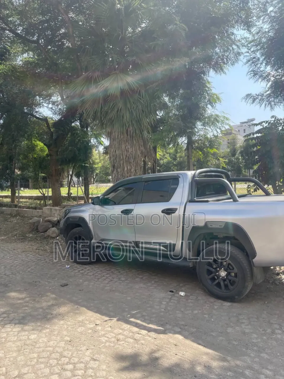 Toyota Hilux 2023 Silver