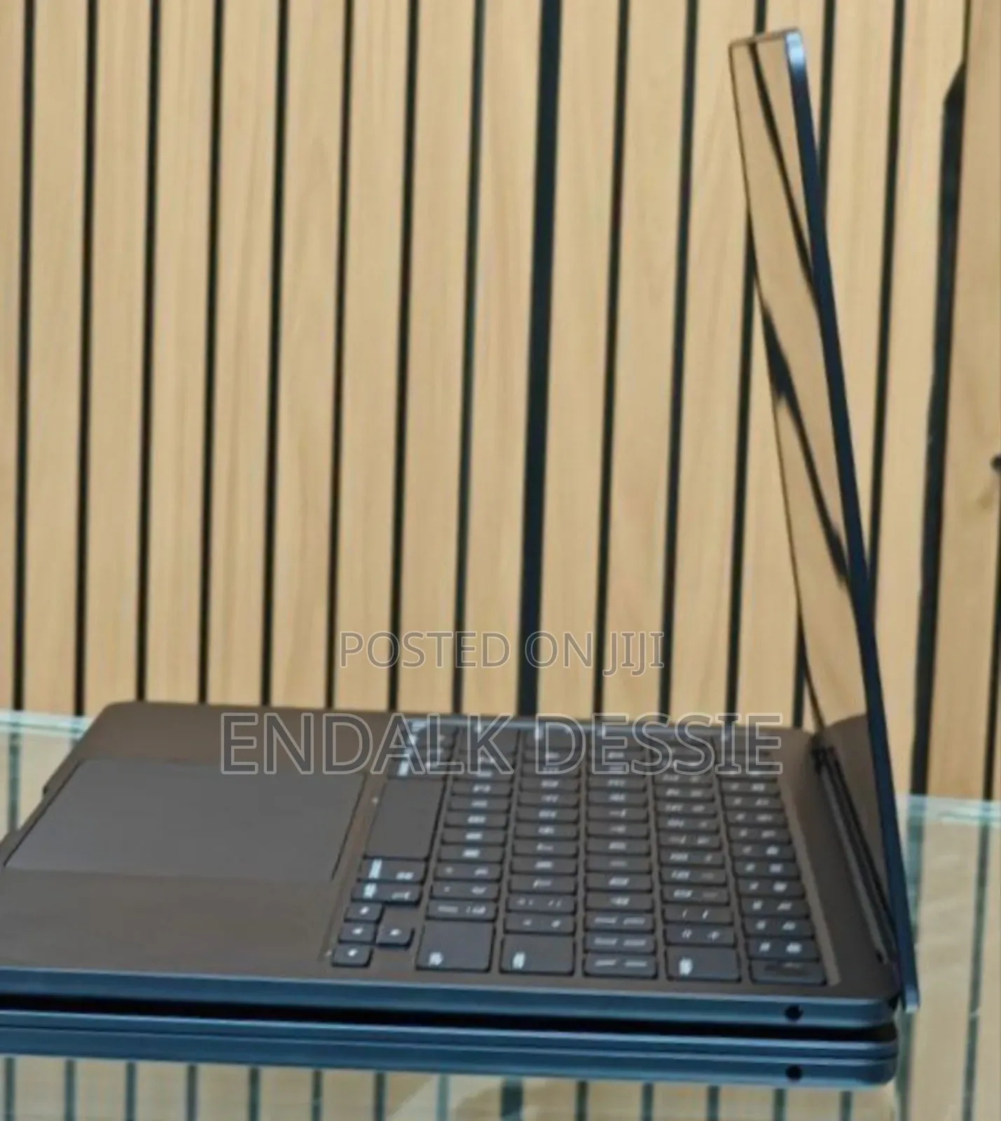 New Laptop Apple MacBook Air 2024 M3 13-inch 8GB Apple M3 SSD 256GB