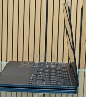 Photo - New Laptop Apple MacBook Air 2024 M3 13-inch 8GB Apple M3 SSD 256GB