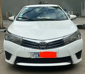 Photo - Toyota Corolla 2017 White