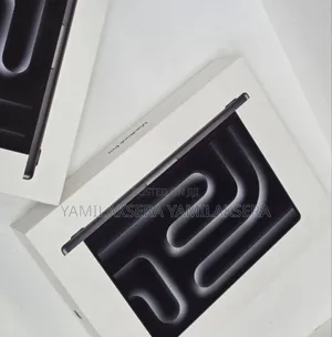 Photo - New Laptop Apple Macbook Pro 2025 M5 14-Inch 16GB Apple M5 SSD 512GB