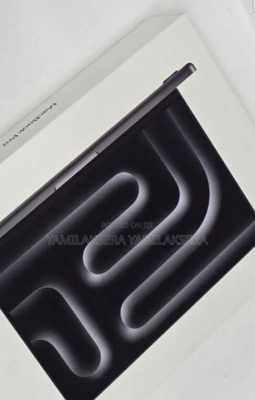 New Laptop Apple Macbook Pro 2025 M5 14-Inch 16GB Apple M5 SSD 512GB