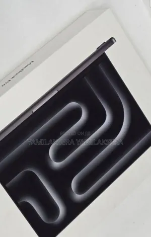 New Laptop Apple Macbook Pro 2025 M5 14-Inch 16GB Apple M5 SSD 512GB