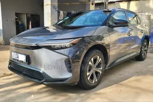 Photo - Toyota bZ4X 2022 Gray