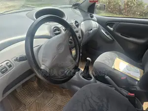 Toyota Yaris 2001 Silver