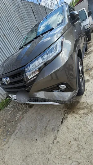 Photo - Toyota Rush 2023 Gray