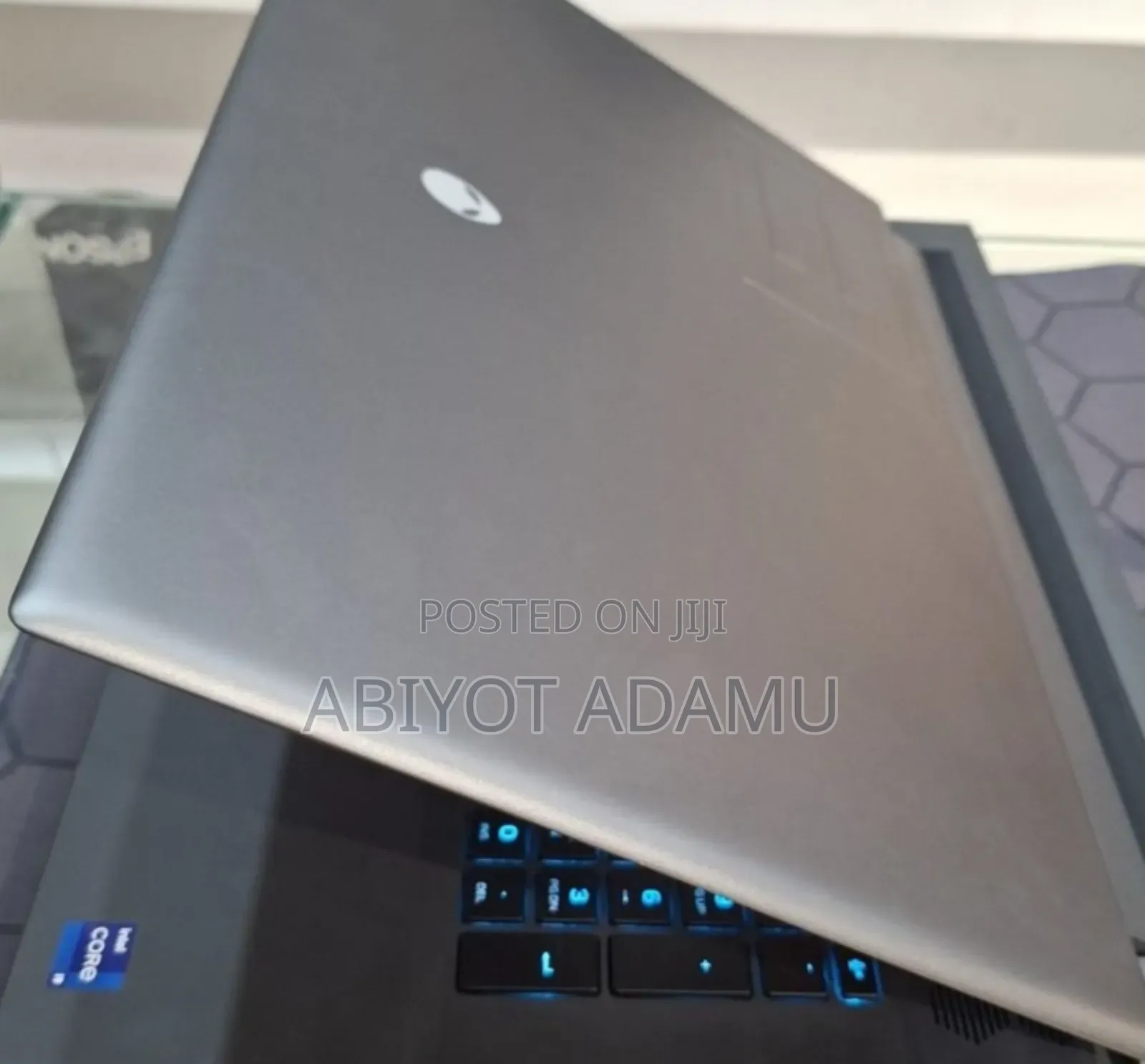 New Laptop Alienware M17x R2 16GB Intel Core I9 SSD 1T