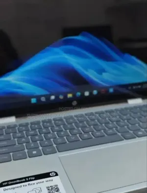 New Laptop HP OmniBook 5 Flip 16GB Intel Core i5 SSD 512GB