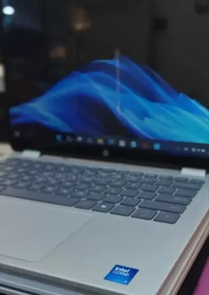 New Laptop HP OmniBook 5 Flip 16GB Intel Core i5 SSD 512GB