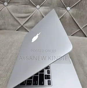 New Laptop Apple MacBook Pro 2015 8GB Intel Core I5 SSD 256GB