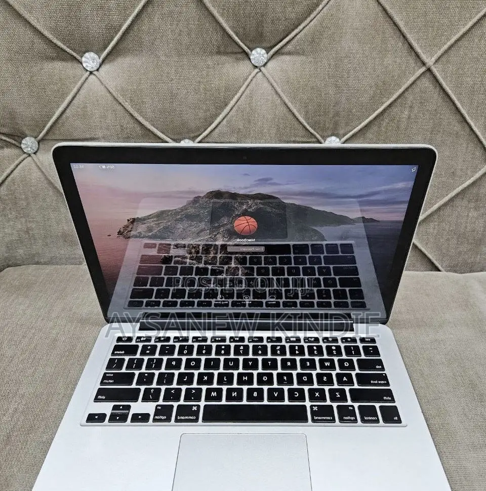 New Laptop Apple MacBook Pro 2015 8GB Intel Core I5 SSD 256GB