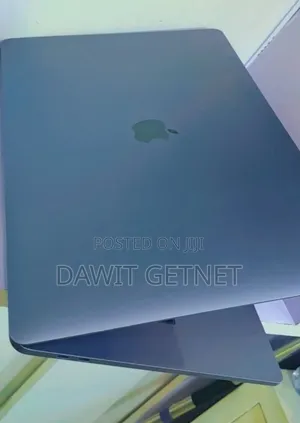 Photo - New Laptop Apple MacBook Pro 2017 16GB Intel Core I7 SSD 512GB