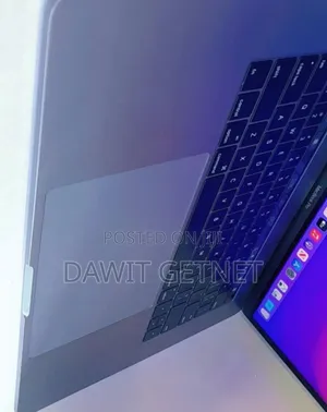 New Laptop Apple MacBook Pro 2017 16GB Intel Core I7 SSD 512GB