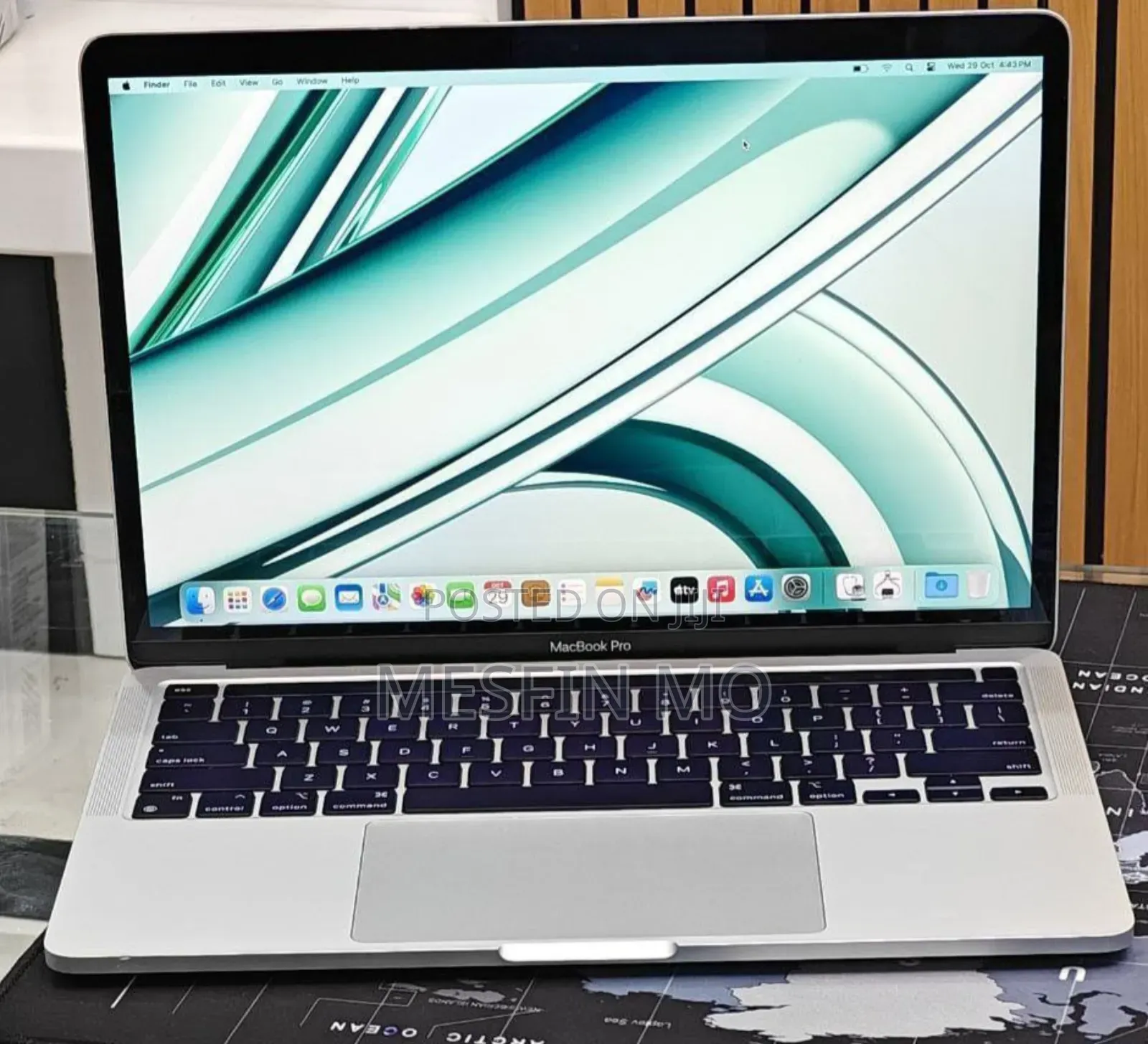 New Laptop Apple MacBook Pro 2022 M2 8GB Apple M2 SSD 256GB