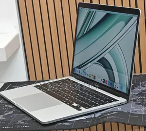 New Laptop Apple MacBook Pro 2022 M2 8GB Apple M2 SSD 256GB