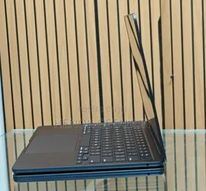 New Laptop Apple MacBook Air 2024 M3 13-Inch 8GB Apple M3 SSD 256GB