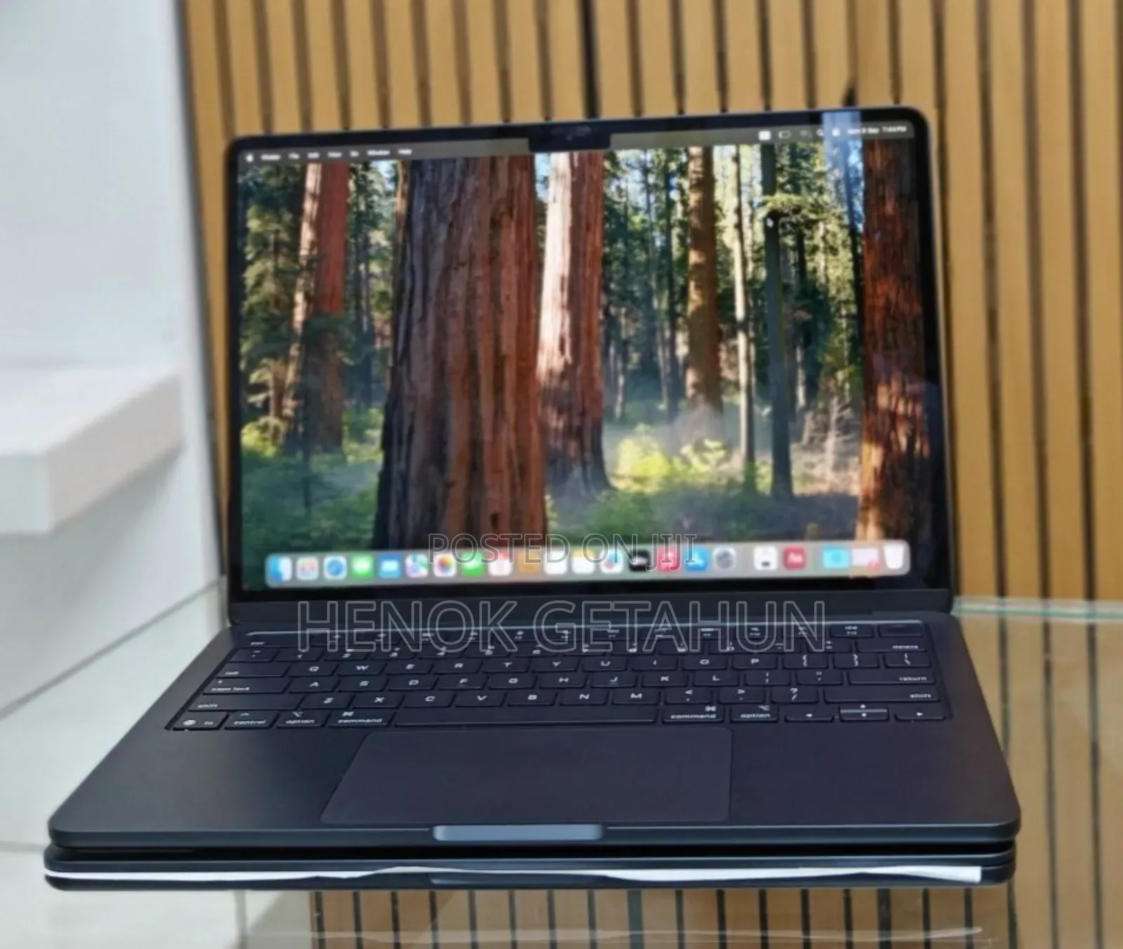 New Laptop Apple MacBook Air 2024 M3 13-Inch 8GB Apple M3 SSD 256GB