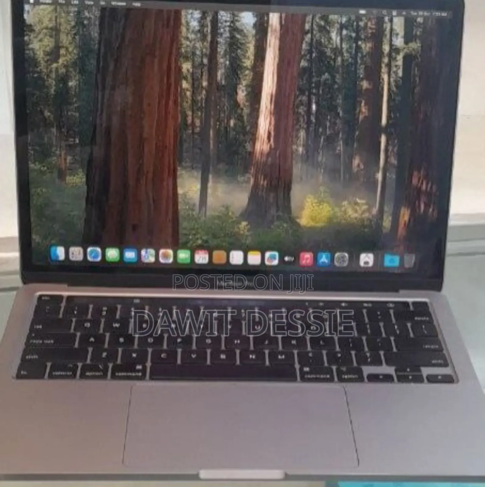 New Laptop Apple MacBook Pro 2020 8GB Intel Core I5 SSD 256GB