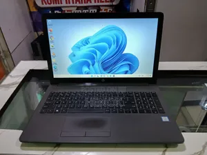 Photo - Laptop HP 250 G7 8GB Intel Core I7 HDD+SSD 1T