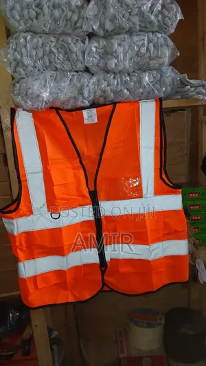 Photo - አንፀባራቂ ልብስ