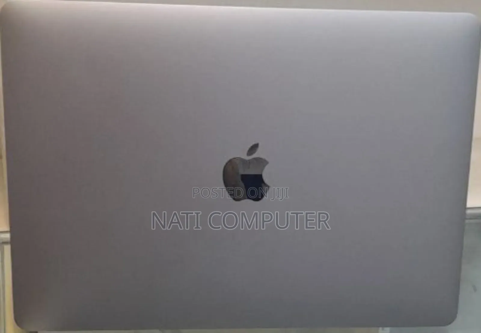 New Laptop Apple MacBook 2020 8GB Intel Core I5 SSD 256GB