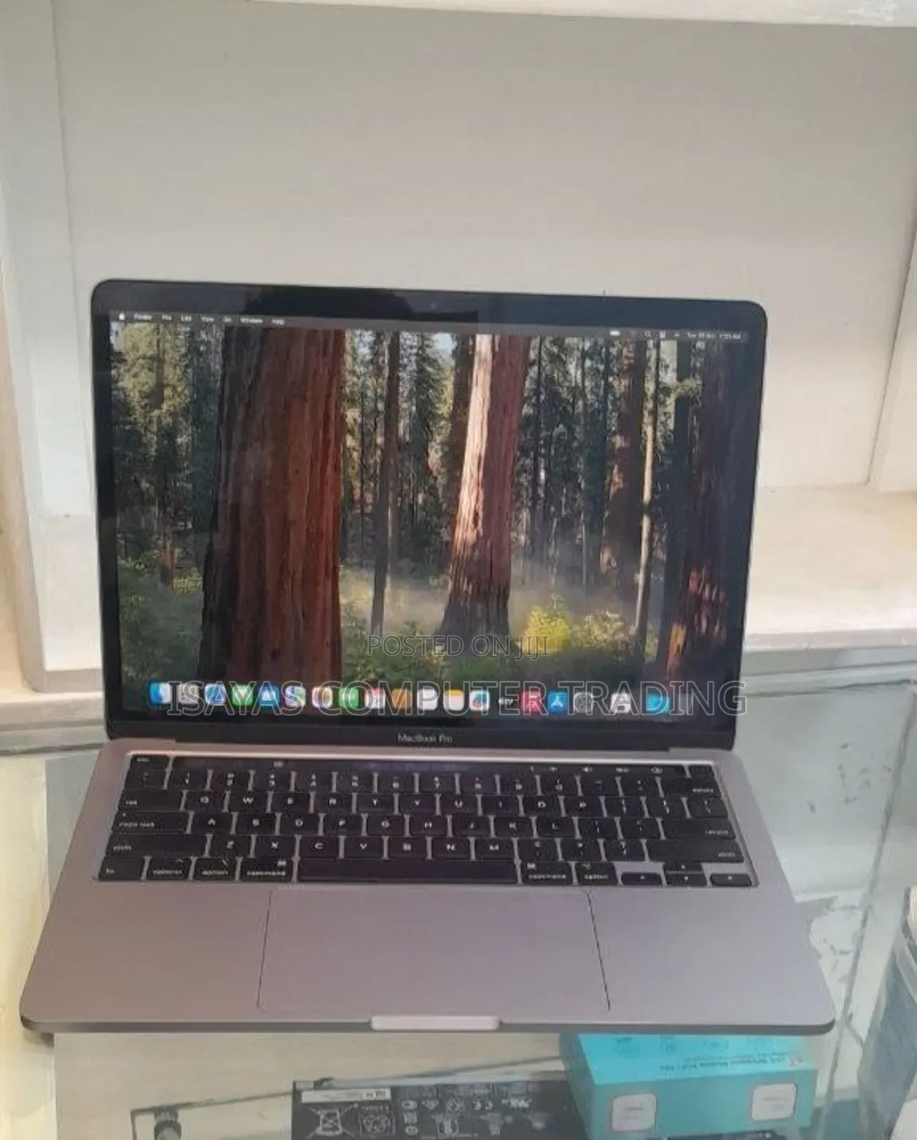 New Laptop Apple MacBook Pro M1 8GB Intel Core I5 SSD 256GB