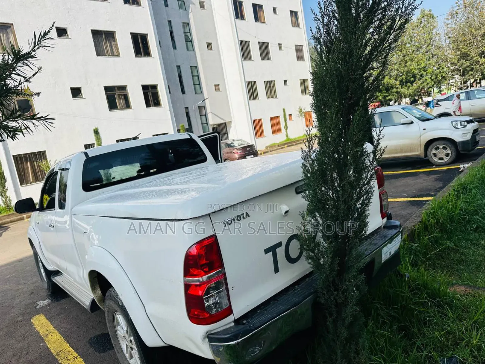Toyota Hilux 2013 White