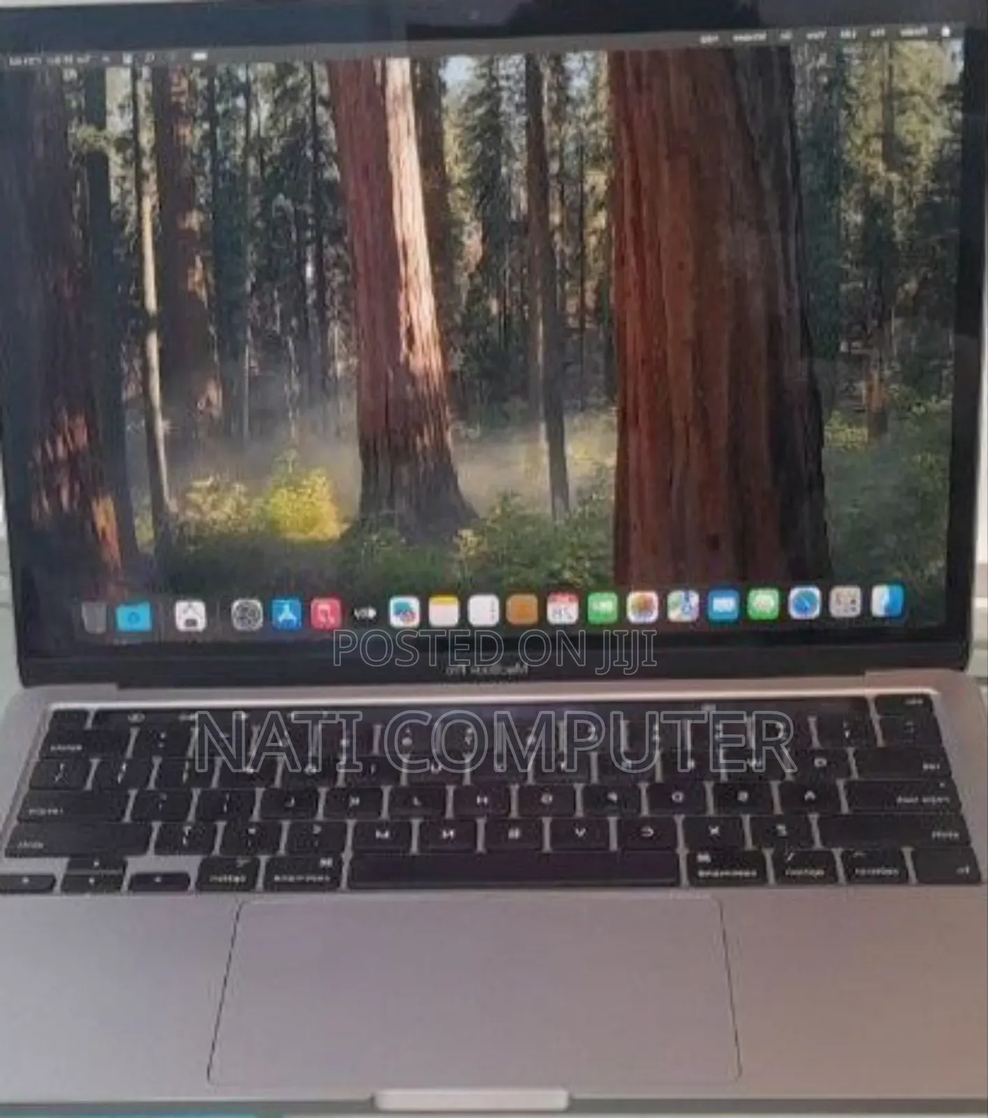 New Laptop Apple MacBook 2020 8GB Intel Core I5 SSD 256GB