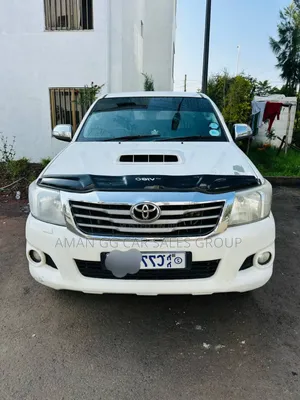 Toyota Hilux 2013 White