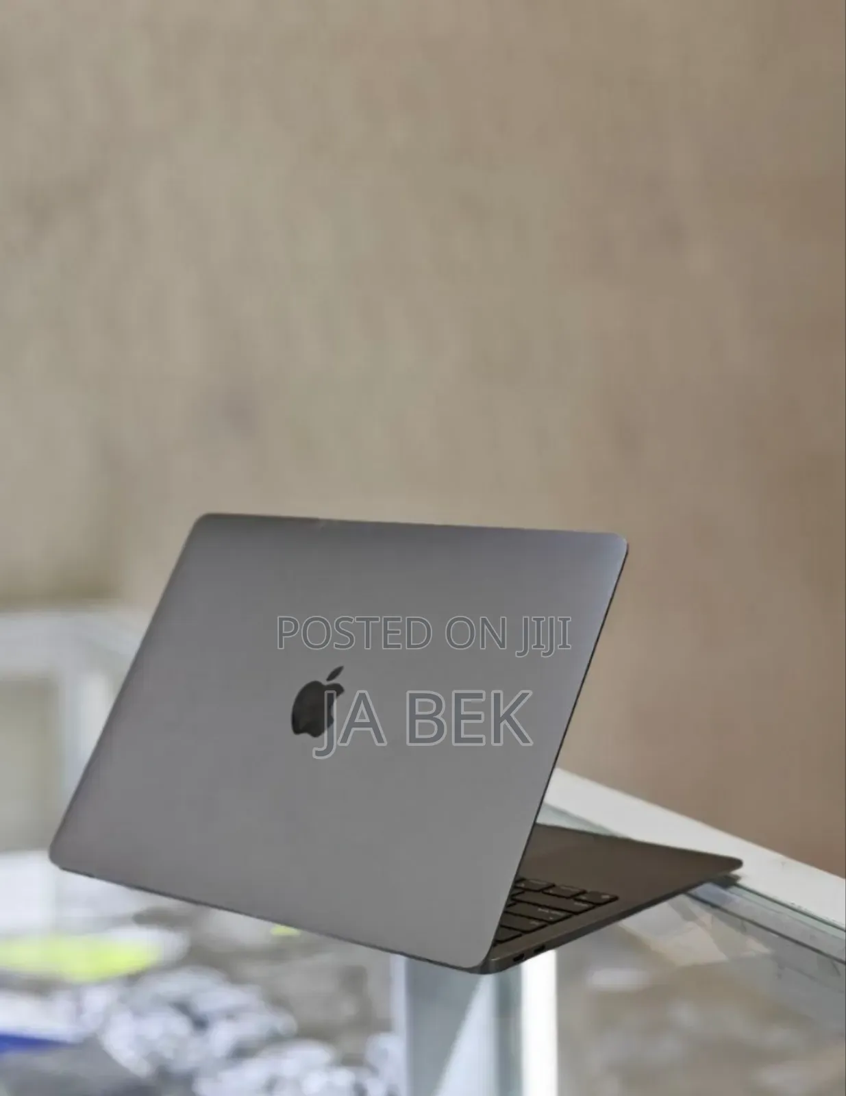 New Laptop Apple MacBook Air 2020 M1 8GB Intel Core I5 SSD 1T