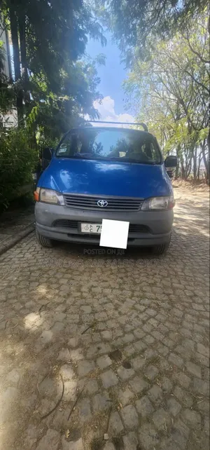 Photo - Toyota HiAce 2006 Blue