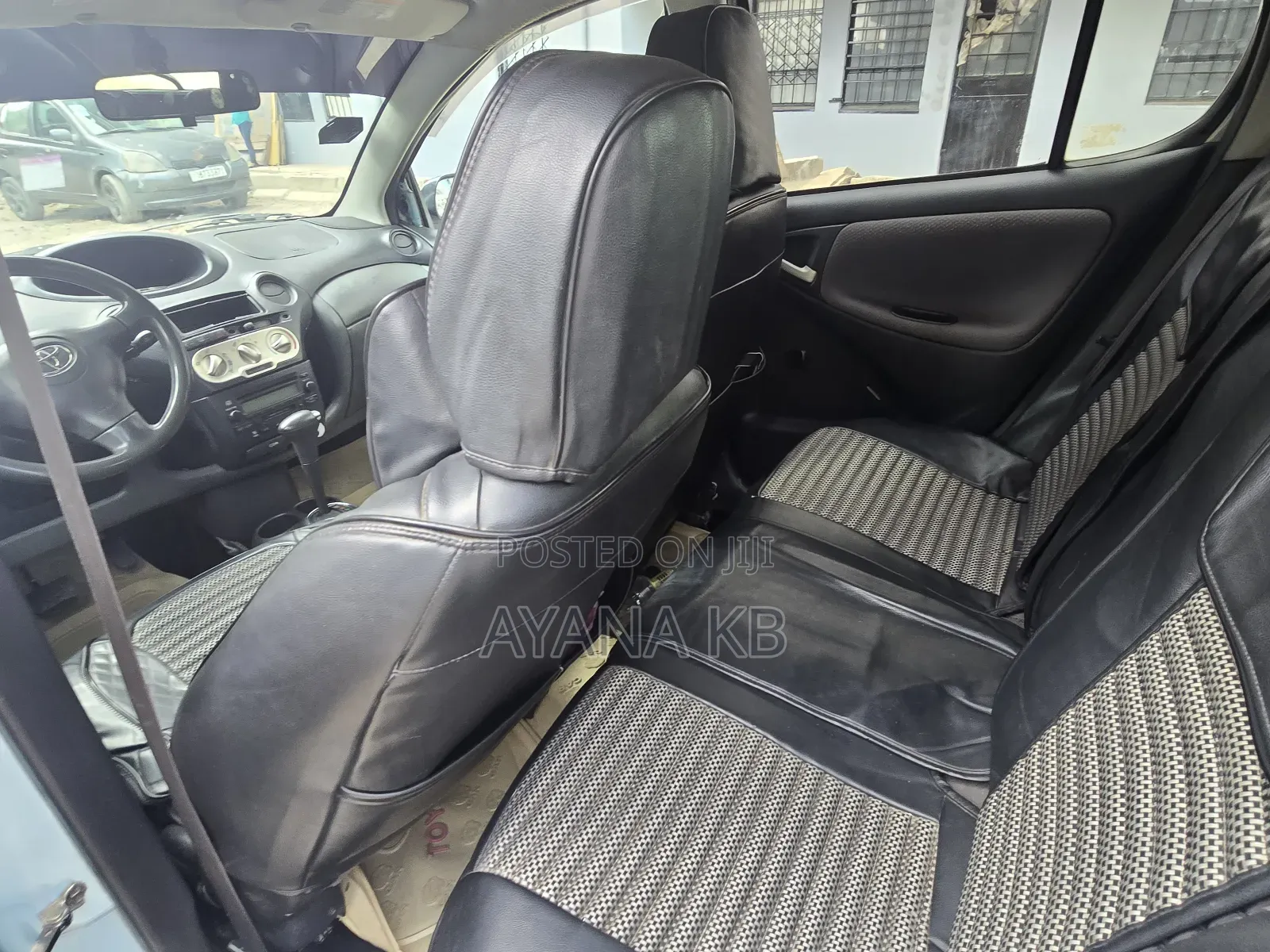 Toyota Vitz 2004 Blue