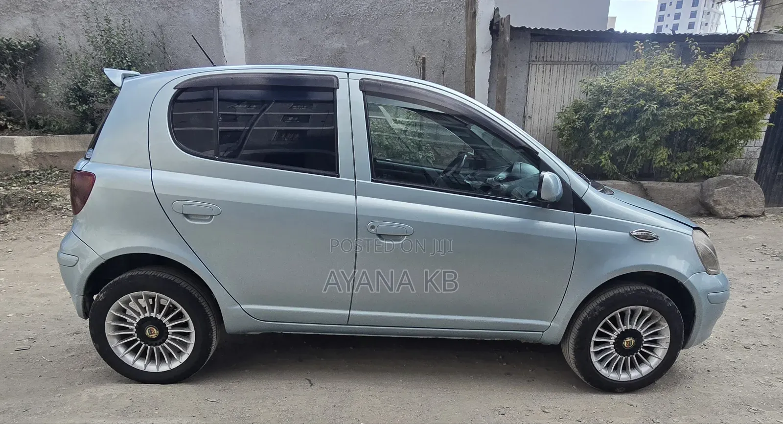 Toyota Vitz 2004 Blue