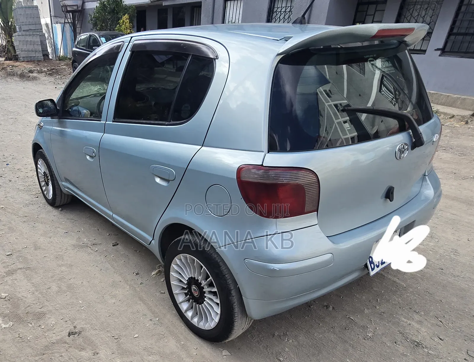 Toyota Vitz 2004 Blue