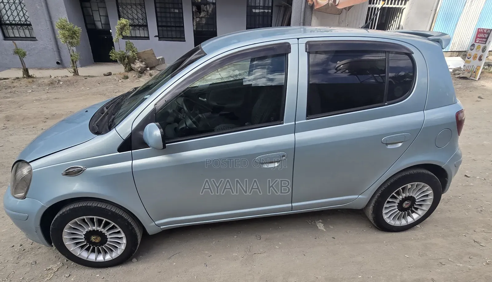 Toyota Vitz 2004 Blue