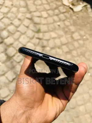 New Apple iPhone XR 64 GB Black