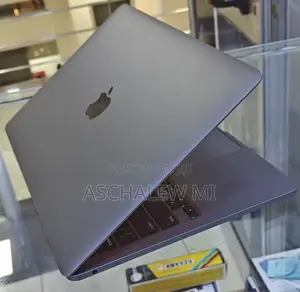 New Laptop Apple MacBook Pro 2022 M2 8GB Apple M2 SSD 256GB