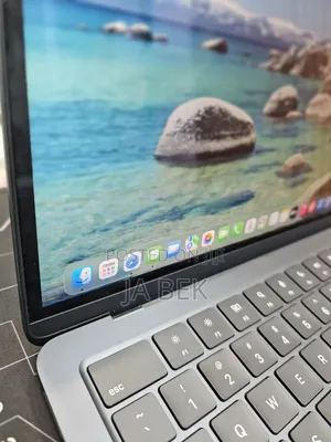 New Laptop Apple MacBook Air 2024 M3 13-Inch 8GB Apple M3 SSD 256GB