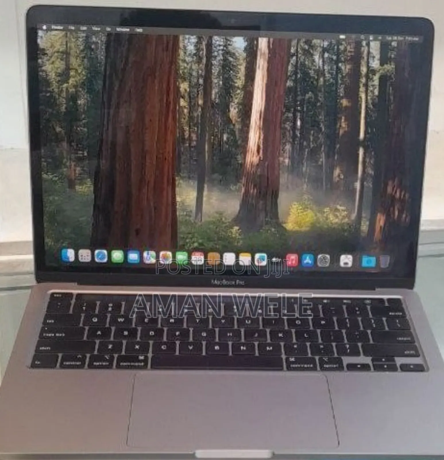 New Laptop Apple MacBook Pro 2020 8GB Intel Core I5 SSD 256GB